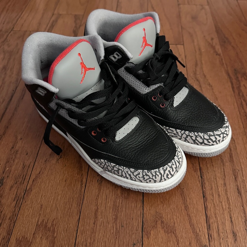 Jordan 3 size 7Y barely used
